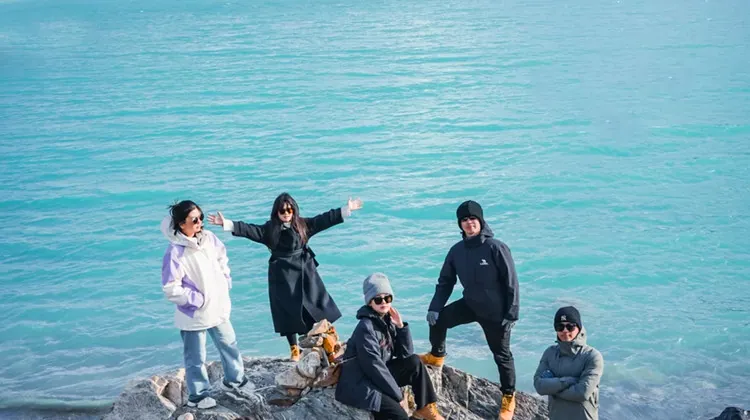 Daocheng Yading, Ranwu Lake & Potala Palace: Twelve-Day Group Tour from Chengdu