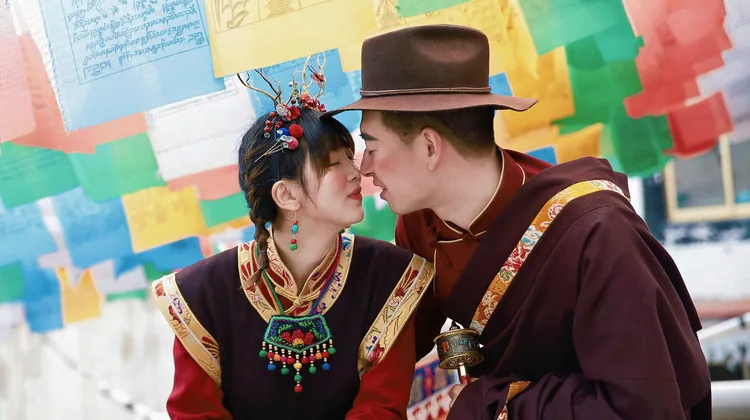 Who Should Arrange Your Tibet Travel Permit? A Lhasa Agency’s Guide