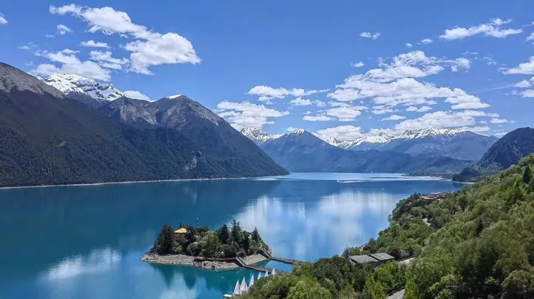 G318, Daocheng Yading, Nyingchi & Lhasa: Ten-Day SUV Group Tour