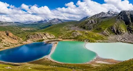 Three-Color Lakes